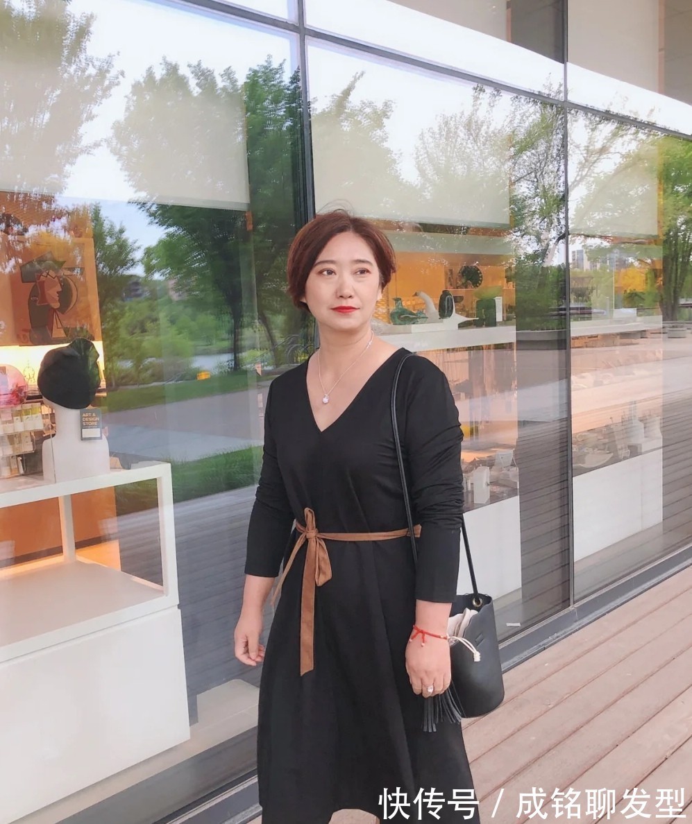 印花|身材一般的中年女人,这几大穿衣雷区最好别触碰,显胖又没气质