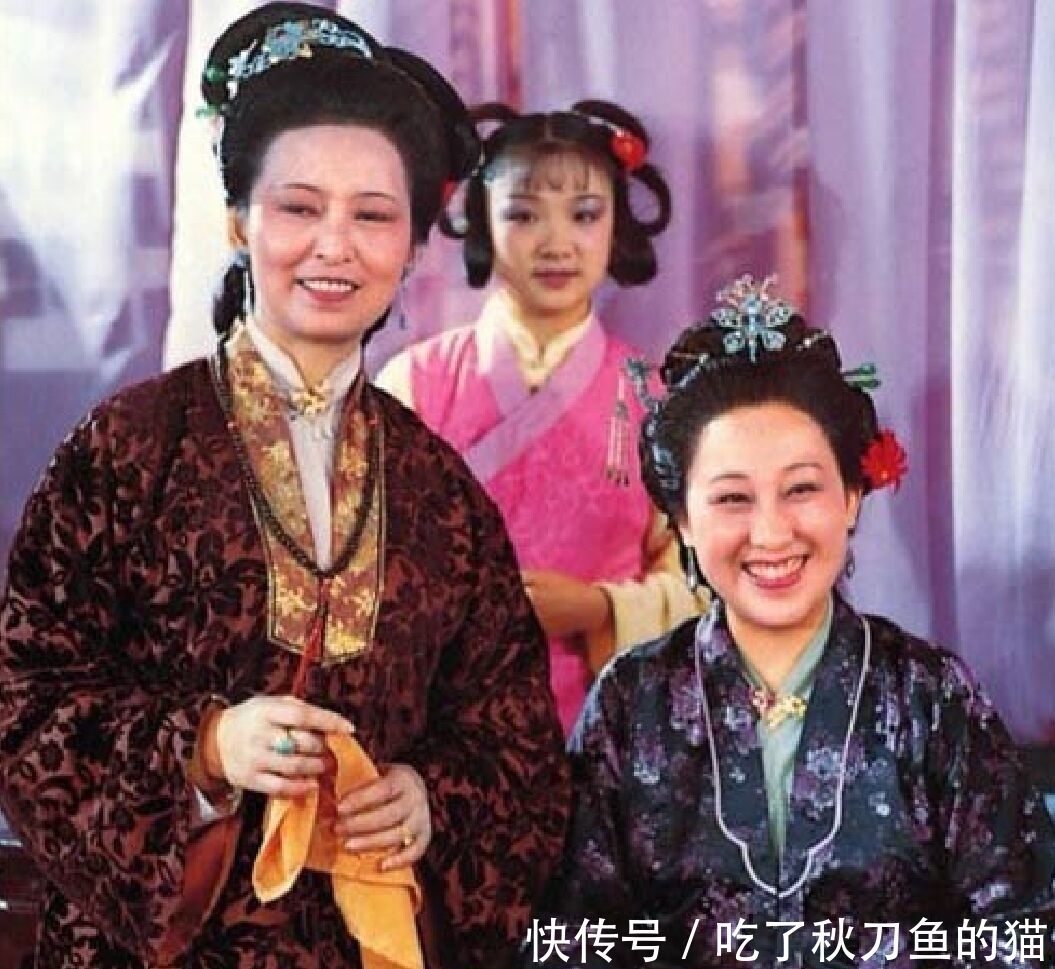 《红楼梦》中两大恶女：夏金桂敢顶撞婆婆，王熙凤却活得如履薄冰