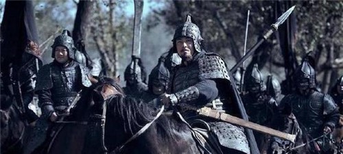 张飞|许褚平过赵云马超，为何接不了张飞10招？