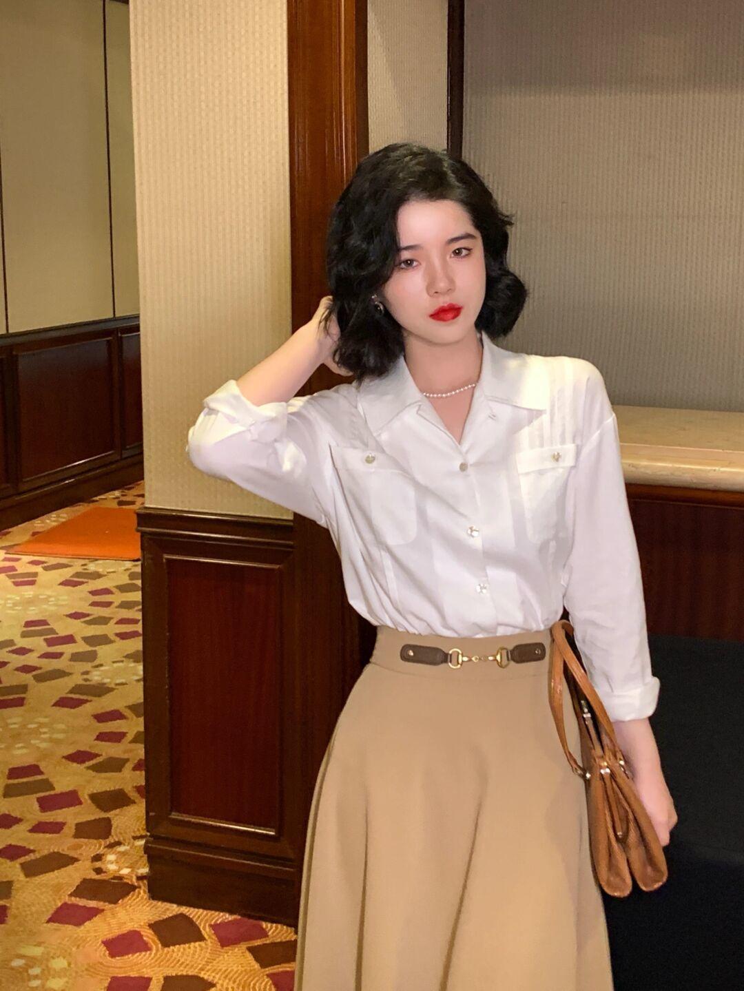 西装外套|早秋这样搭,波波头短发搭配大地色衬衫连衣裙,复古又潮流 !