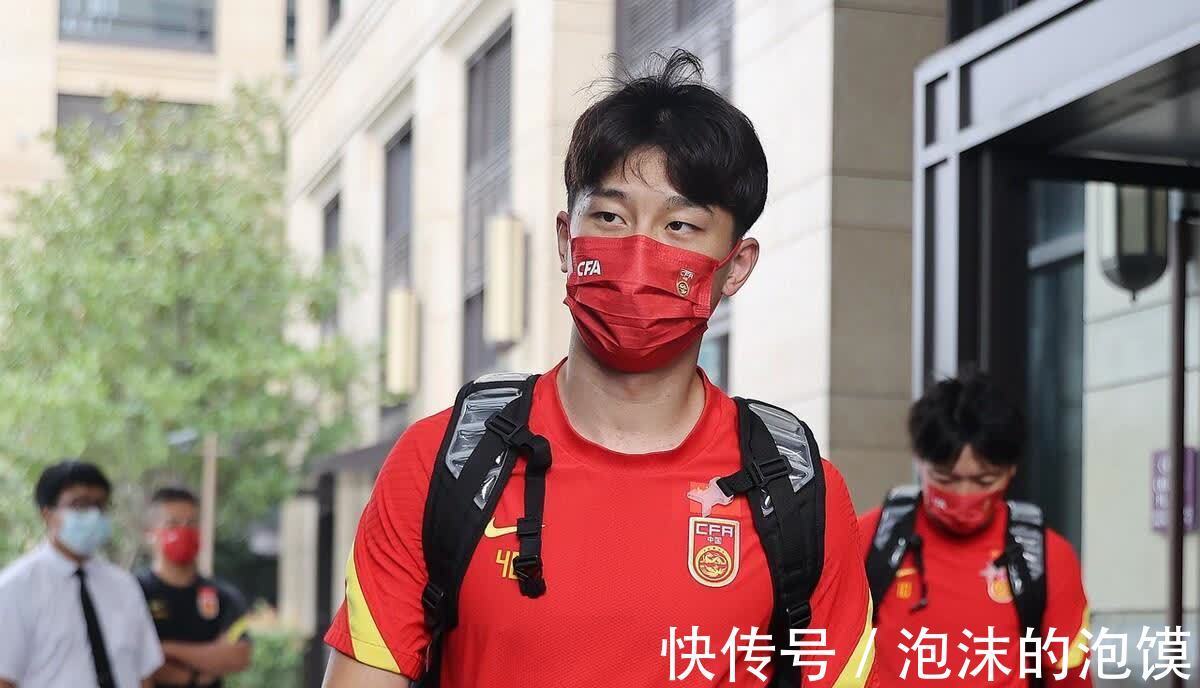 中国足球|重返国足,巴顿表态:最后2轮12强赛目标少挨骂,给将来留下希望