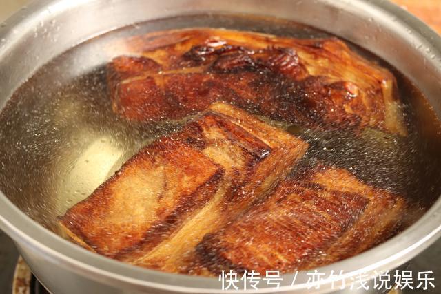 梅干菜|做扣肉时,牢记“2不放7窍门”,蒸出的扣肉肥而不腻,软烂入味