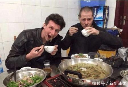 美国|为啥中国留学生在公寓做饭,引得美国舍友疯抢这饭有毒,让我来