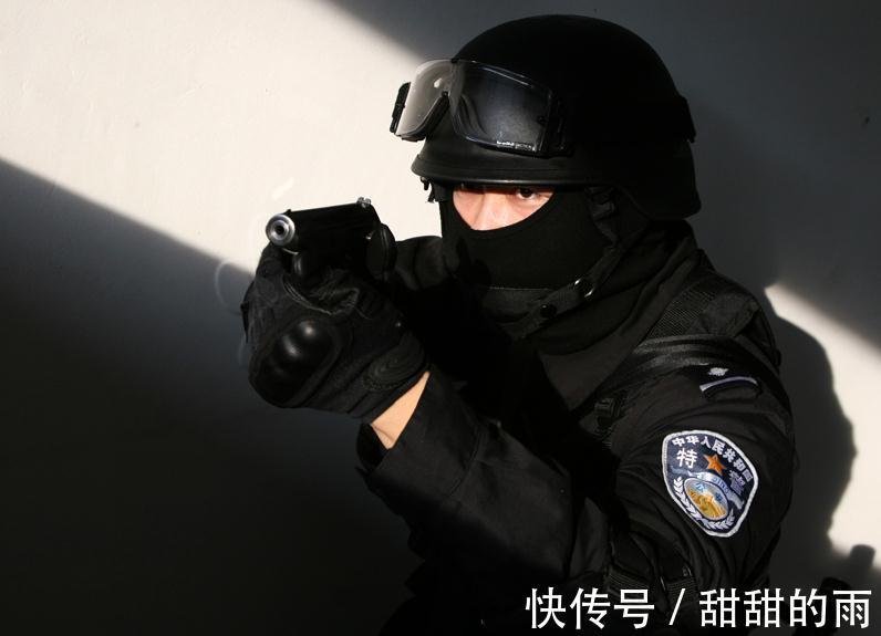 特警和特種兵差在哪里為何一個(gè)戴面罩,另一個(gè)卻要涂油彩