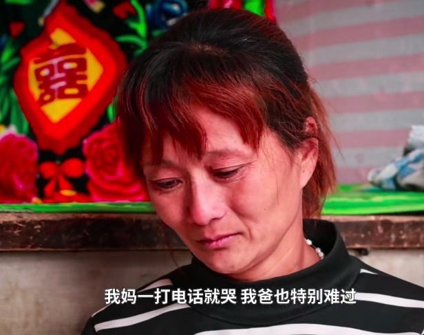 女孩|20岁漂亮女孩患癌对比图曝光,前后判若两人,父母皆是残疾人