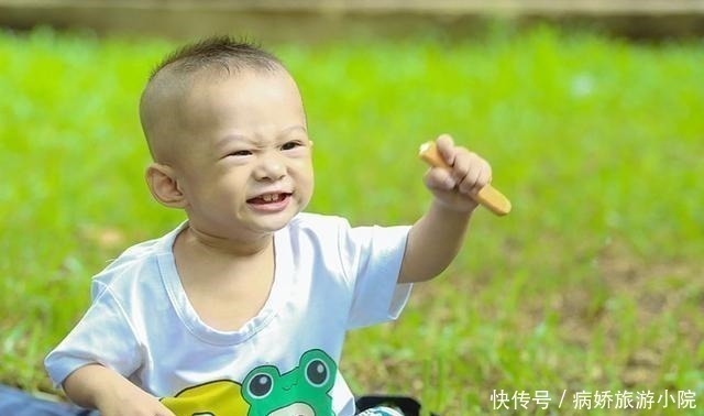 长辈|奶奶带孙子吃酒席,结束后成全村笑料,隔代育儿的这些痛谁知道