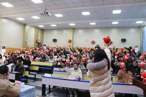 天河小学携手走过与时俱进的变革时代——天河小学开展干部述职述廉民主测评工作