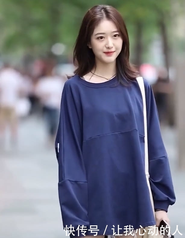 裤子|美女出门不穿长裤子,晒出双性感“牙膏腿”,不料膝盖的疤成亮点