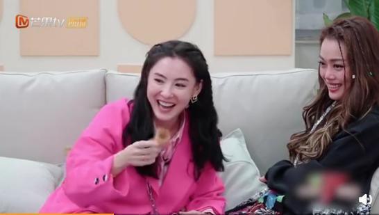 《浪姐2》那英被评为喜剧人,吐槽杨钰莹凡尔赛,模仿她抛媚眼