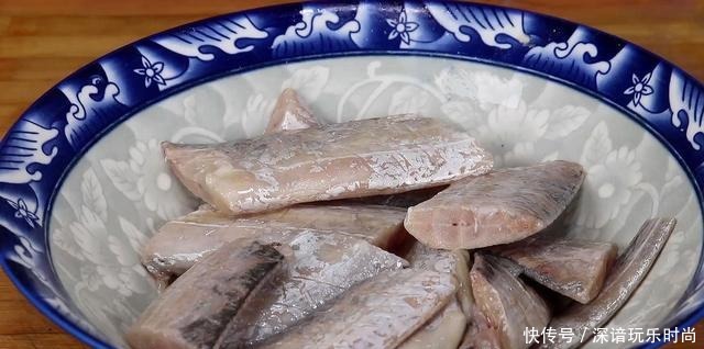  冰冻|带鱼这样做才好吃，很多人第一步就做错了，难怪做的不好吃