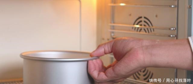 你还在为戚风蛋糕翻车而烦恼吗手把手教你做完美的椰椰醇香蛋糕