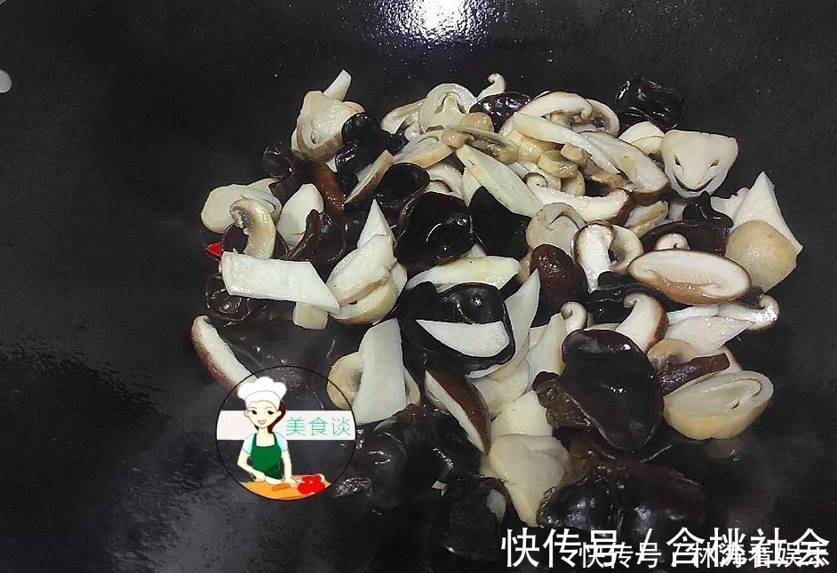 鲜美|几样素菜一起炒,不放肉也很鲜美,入秋后多给孩子吃,简单又营养