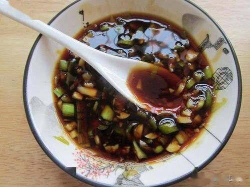  快过年了，学会这菜蒸蒸就上桌，比大鱼大肉受欢迎，年夜饭露一手