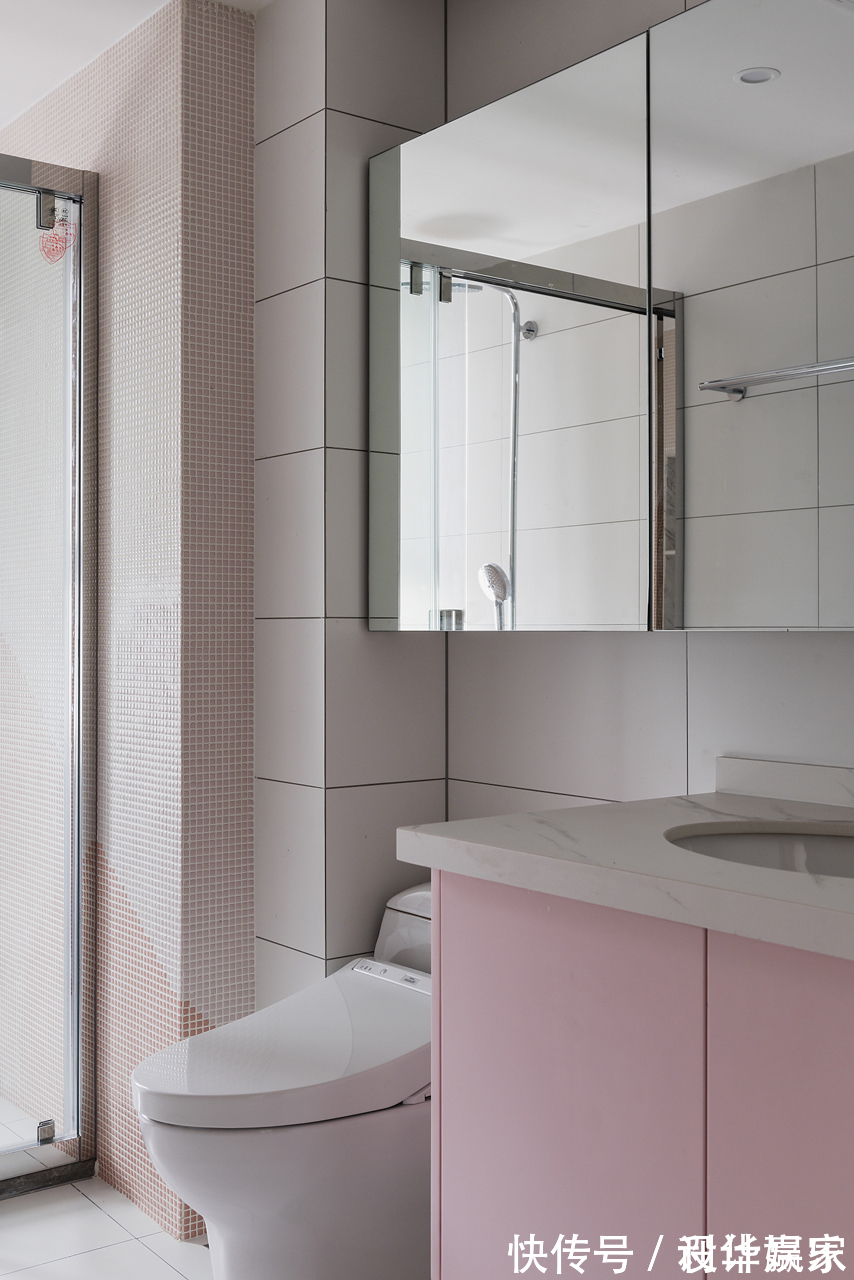 原木|243㎡自然跃层,耐看的原木+白色,还有自家花园,真让人羡慕