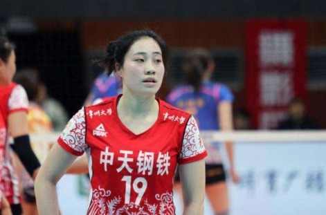 深圳女排|女排喜讯!张常宁前队友迎婚讯,1米9老公是军人,比吴冠希还帅