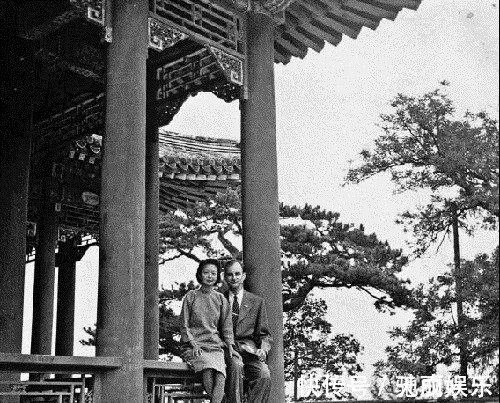 梁思成#张充和评价林徽因:大家聚会时,只要她来了,就没别人发言的时候