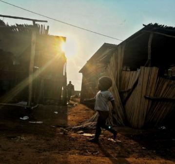 苏玛&24年前,不顾天下人反对,坚持嫁给黑人的清华才女,现状如何?