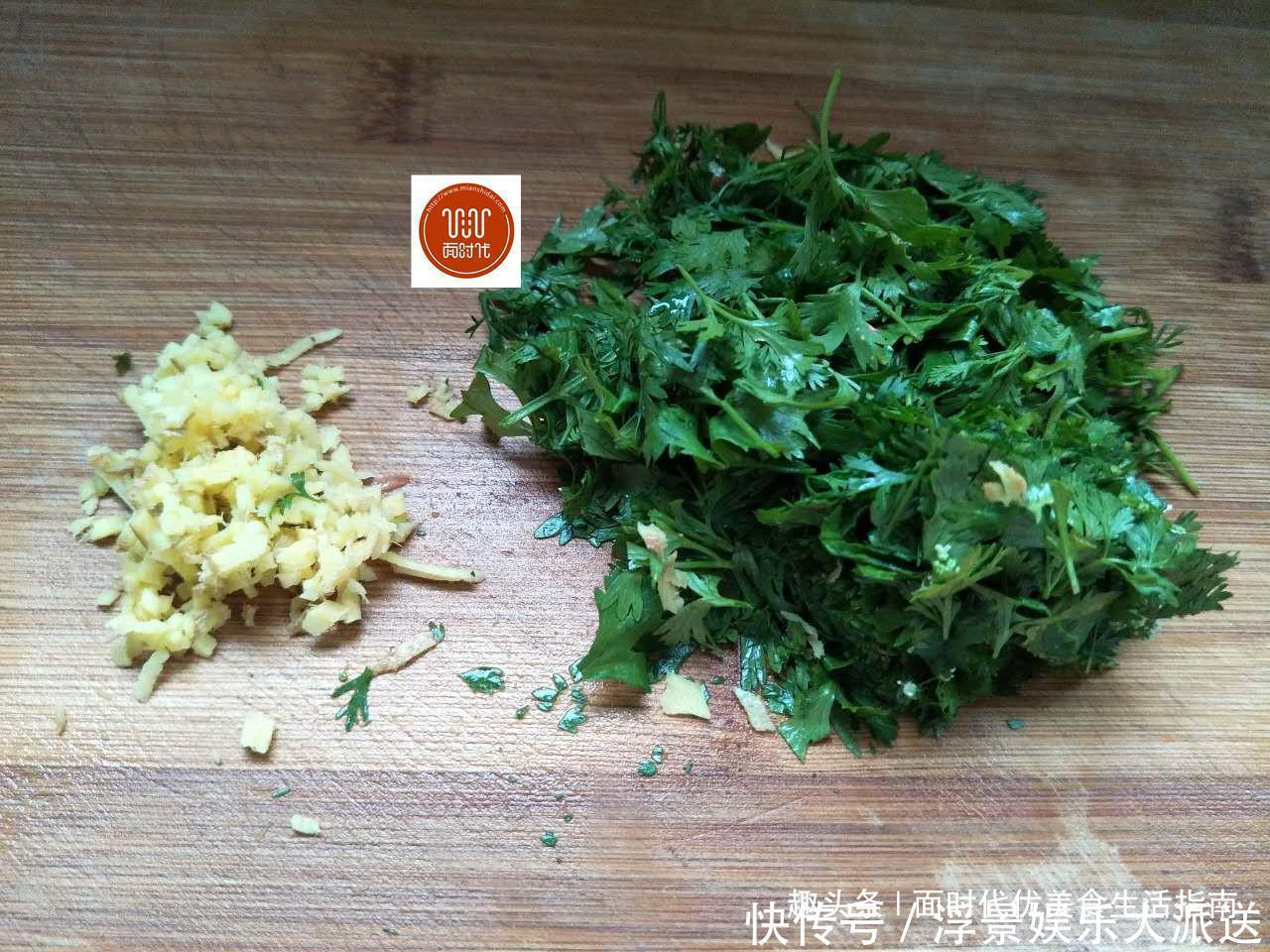 小面姨|我炸的丸子,香脆酥软,怎么吃都不腻,边吃边炸,端上桌都快没了