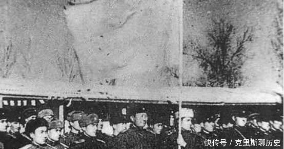 闻讯|他32岁成为少将，却率领6万人投奔苏联，主席闻讯感慨8字