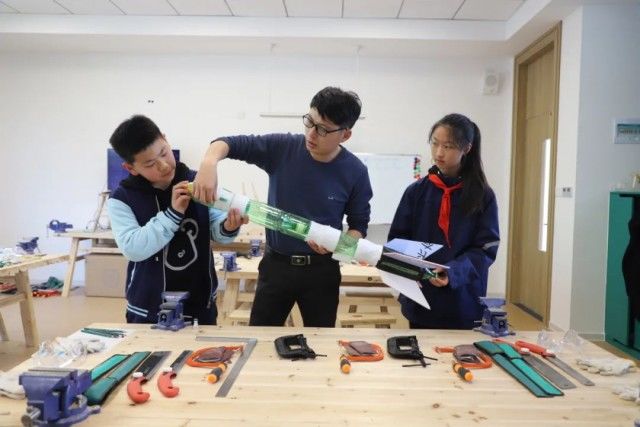 航天梦 一个“水火箭”,沸腾了整个操场!