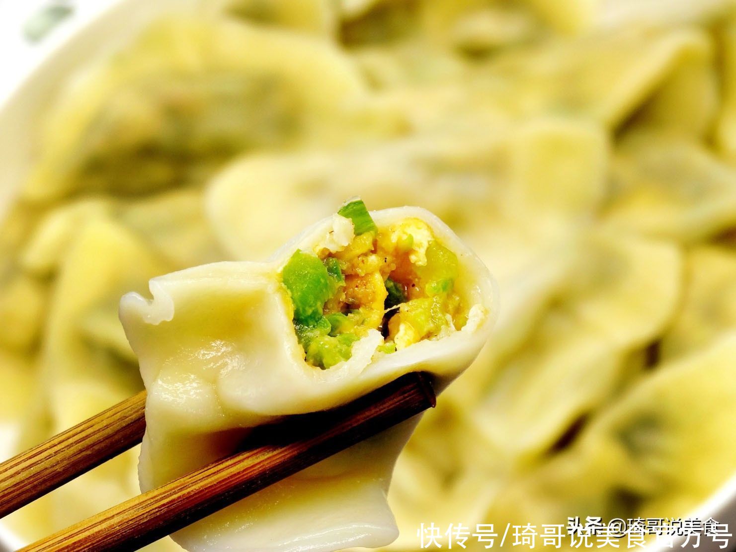  明天大年初五，除了吃饺子，老传统还要吃3种美食，寓意安康发财