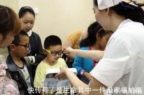 怒斥|5岁男童近视1000度，家长还跳着说没给玩手机，医生怒斥太无知