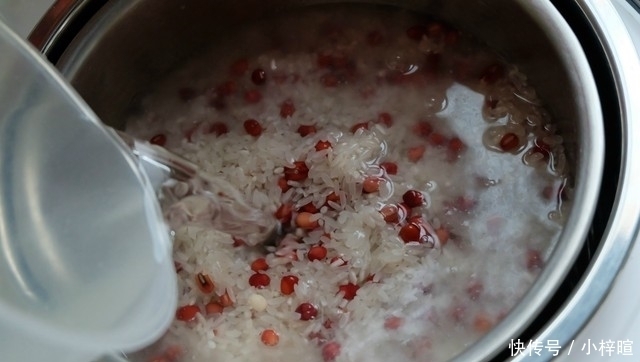  红豆和大米这么做，低糖又饱腹，胖人和担心血糖高的人都适合