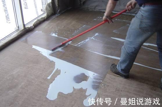 瓷砖|有钱人地板都不铺瓷砖了,喜欢这种新式装修地板方式,太聪明了