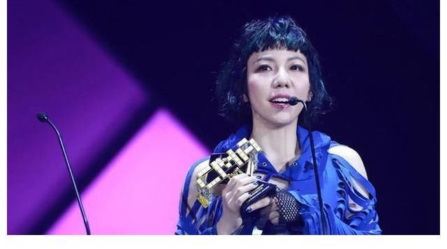 吴莫愁|吴莫愁首谈退圈的原因，评论区破防，那个被传吓哭小孩的人回来了