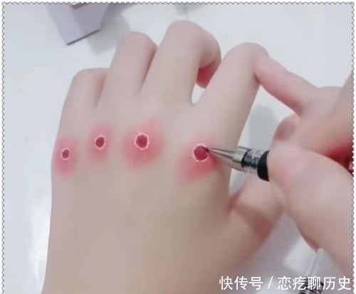 美术生|美术生手上画“拳击伤”，开始：这水平一般般，结局：男友看到会心疼吗？