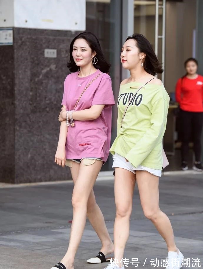 女生 基础款短袖T恤，搭配短款潮酷，漂亮可人又青春！