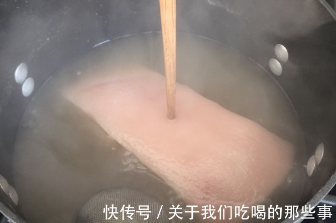 回锅肉怎么做才正宗?掌握4个技巧,软嫩可口,香浓不腻,太下饭
