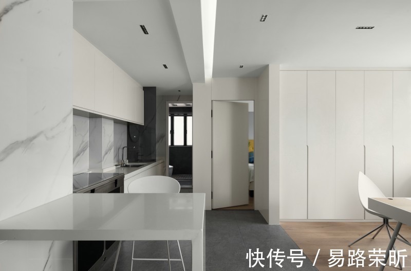 墙地砖|50平现代风二居室,设计师侧重生活,以简约的手法勾勒空间