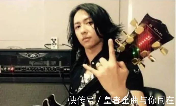 乐队|32岁当主唱,酒吧认识女孩爱了20年,连连夺冠的张淇成最大黑马