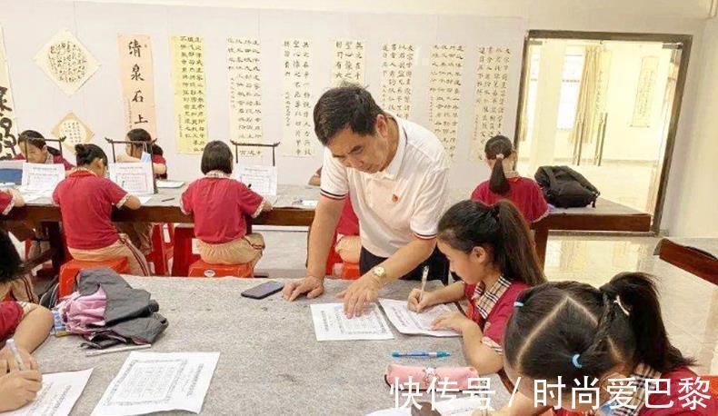 字迹&高考时,18岁姑娘出现神仙卷面,字迹娟秀工整,有书法家潜质