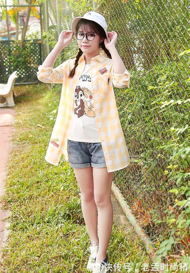 格纹衫 白衬衫太老气,经典格纹衫时尚洋气还减龄,青春甜美超显嫩