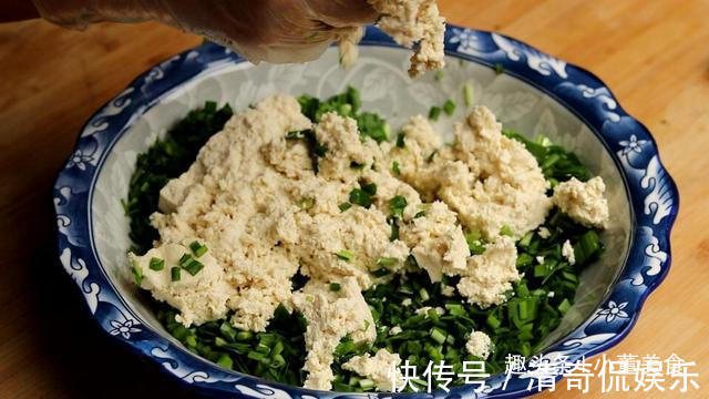 豆腐最简单的家常早餐的做法，不揉面不和面，出锅比吃肉还香