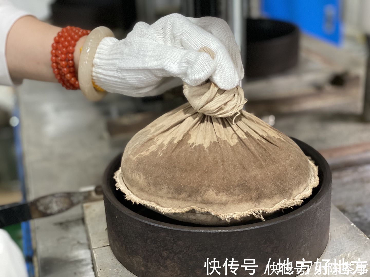 茶友|为什么白茶饼没有花香,老茶客提醒,牢记这3个细节,不会被忽悠