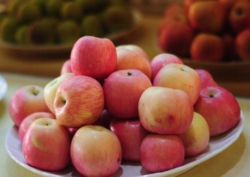 好处|吃苹果好处多,但不要与一物同食,却有很多人不清楚!