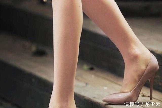 平底鞋|喜欢穿高跟鞋和喜欢穿平底鞋的女人有什么区别呢?涨知识了
