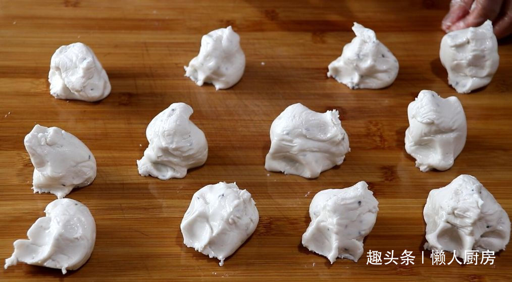 不用面粉,教你用这种粉做炸米圈,口感完全不一样,外脆里软