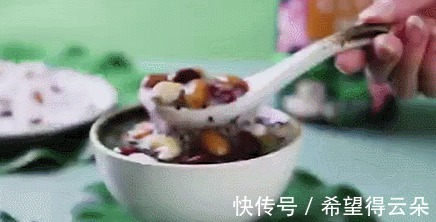 手撕面包|建议女生逛超市时，遇见这4款美食别错过，营养足，美味又便宜！