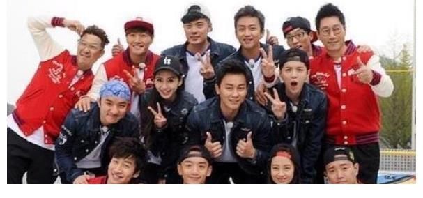 纹身|王嘉尔为遮纹身花样百出,38度高温穿冰袖,范丞丞方式却简单粗暴