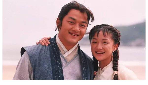 李亞鵬辟謠某地產(chǎn)項(xiàng)目為爛尾盤惹爭議 網(wǎng)友：你欠款怎么沒辟謠？