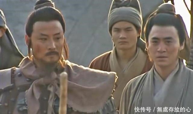 吴用一眼就看穿了宋江指鹿为马的把戏 很奇怪他为什么默不作声!