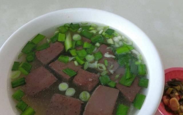 女人来“例假”时,早晚常吃4种食物,或助你排出污血,子宫更健