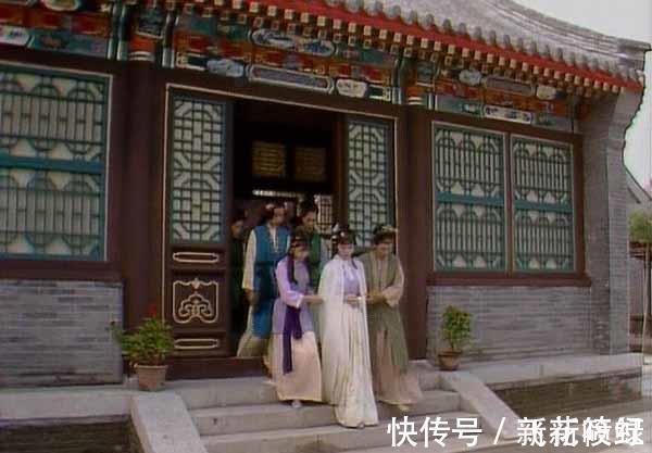 薛蟠!黛玉进贾府,和宝钗进贾府,有什么区别?不止迎接不迎接这么简单