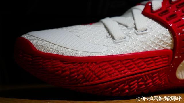 600块前后掌双气垫!Nike再次诠释团队款比签名鞋好