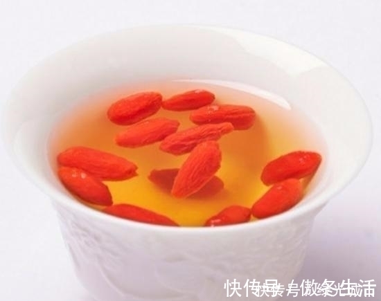 王思露|枸杞到底怎么吃才“长寿”？医生建议：每天吃不超过这一标准