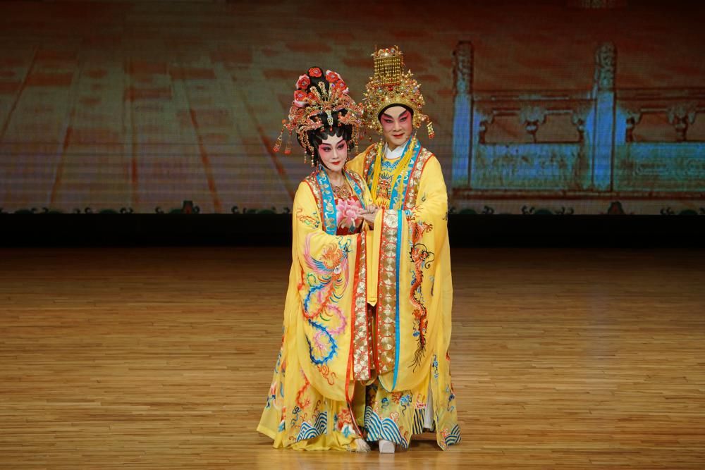  容桂|名伶荟萃 顺德容桂举行纪念马师曾诞辰120周年曲艺专场晚会